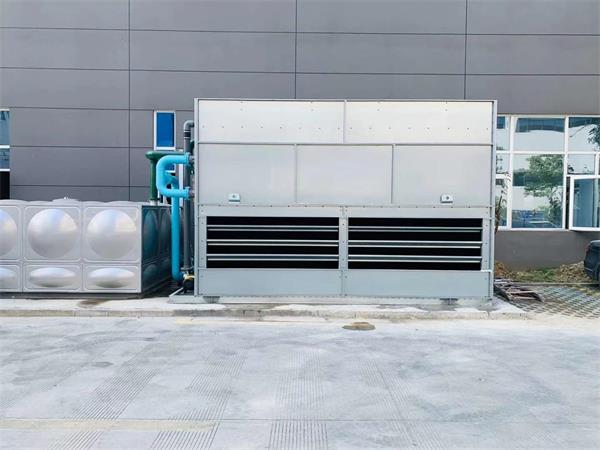 使用閉式冷卻塔比開式冷卻塔更節(jié)能和節(jié)省費用嗎？